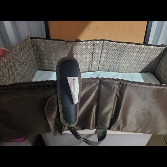 Eddie Bauer Portable Crib Bassinet - Picture 3 of 6